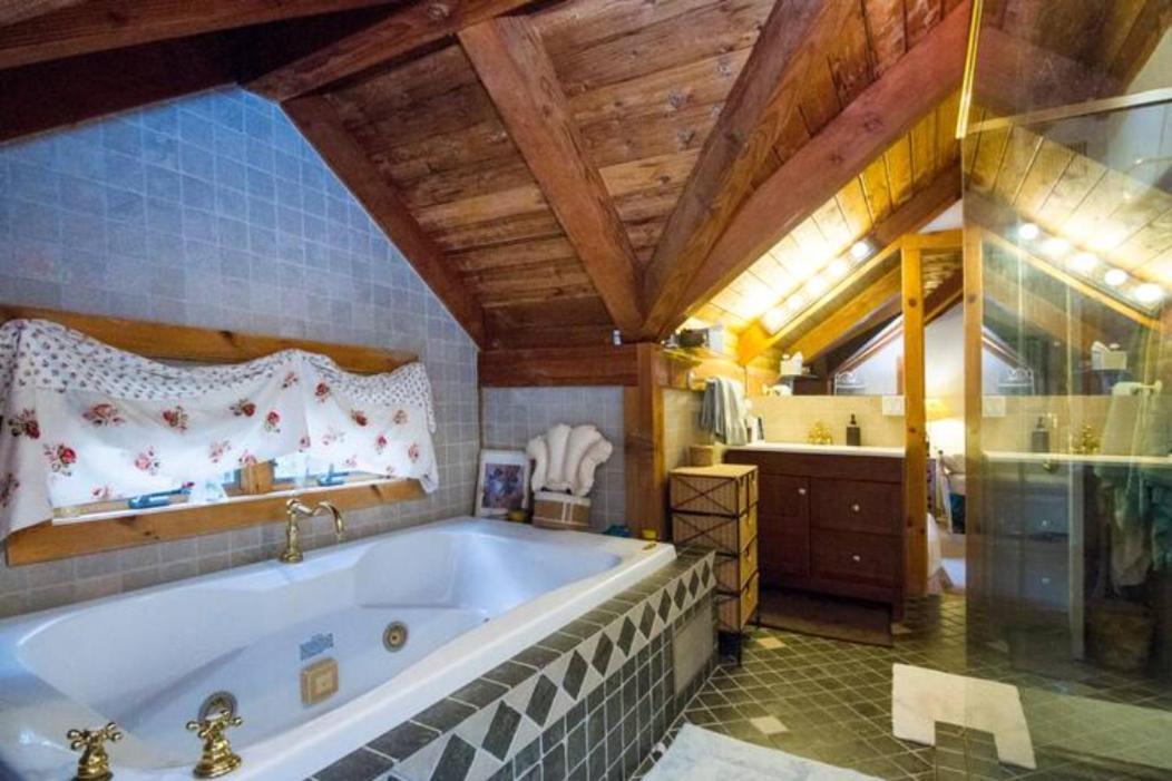 Homestay Cowgirl Palace *