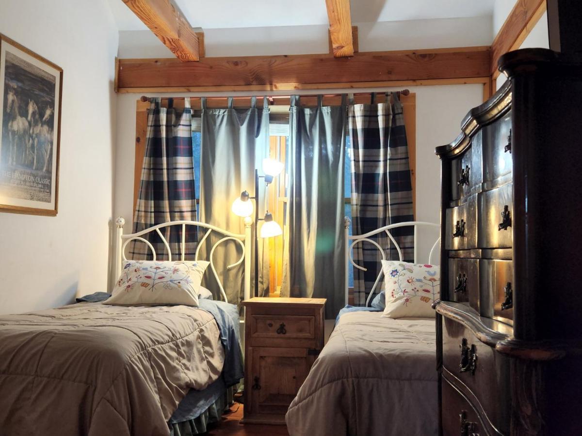 Cowgirl Palace Homestay Sag Harbor